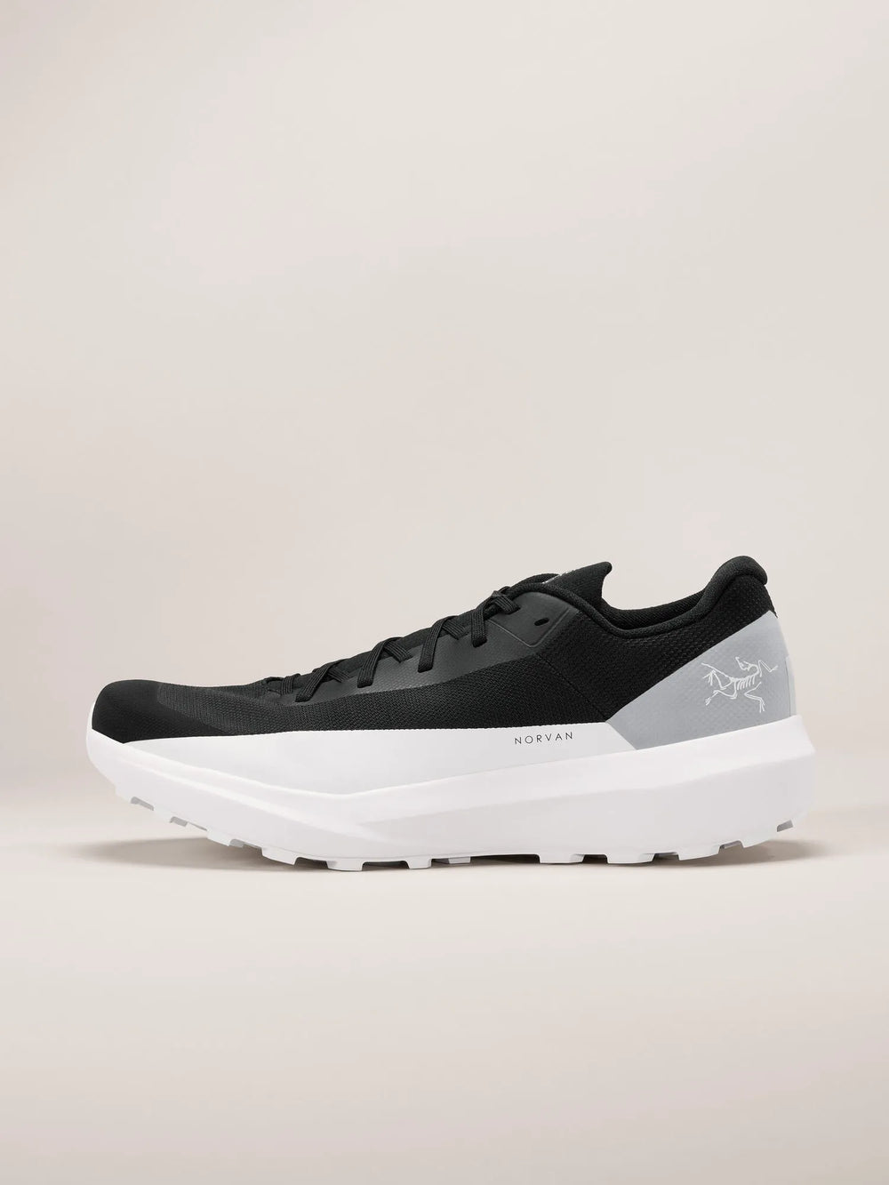 Black / Arctic Silk